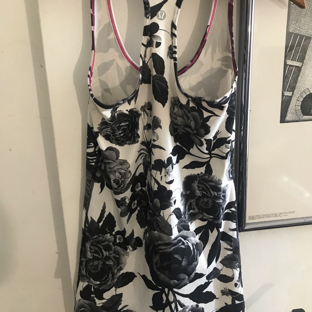 Women’s Lululemon floral tank top size small - Picture 3 of 3